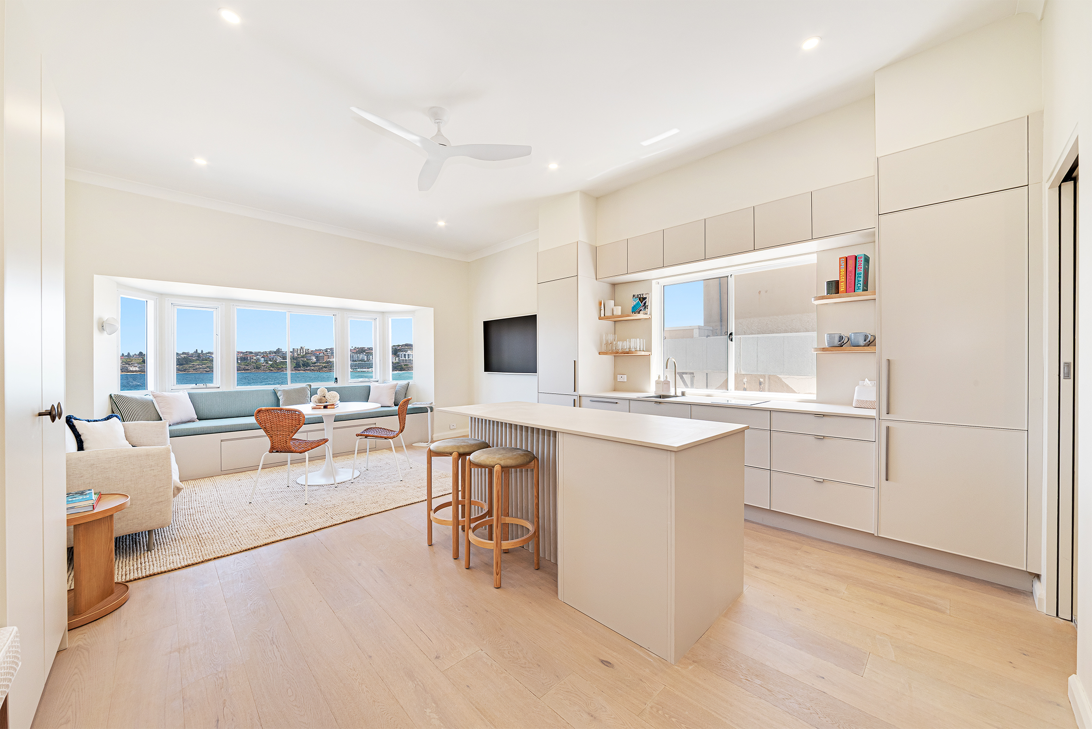 One-bedroom kitchen