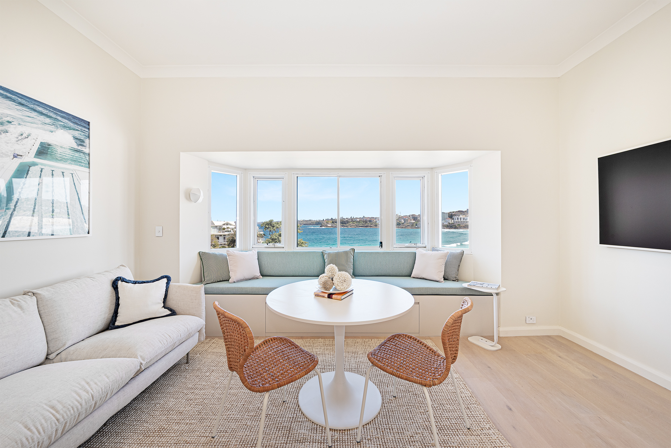 One-bedroom living area